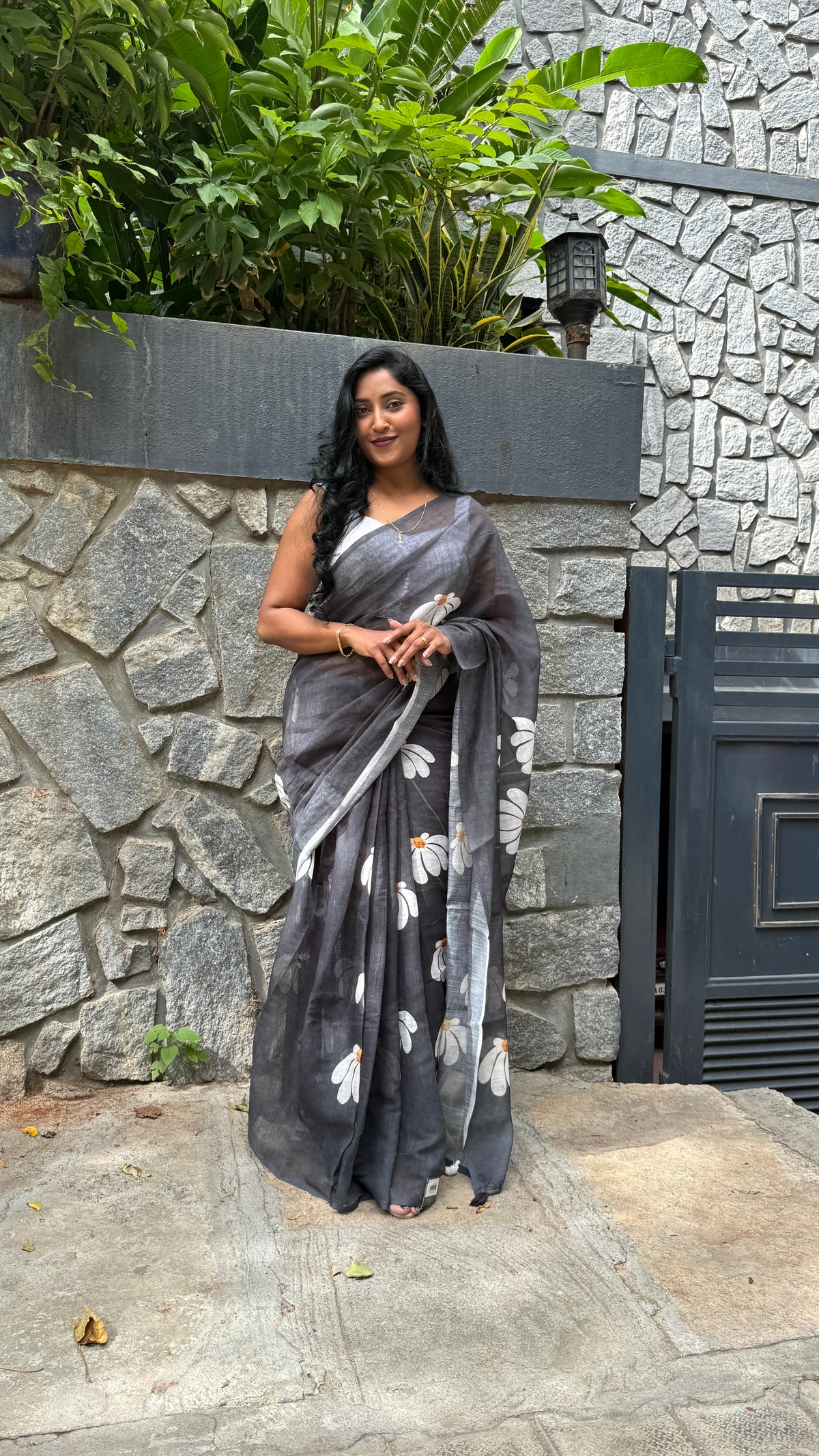 Black Lenin Cotton Floral Print Saree 19