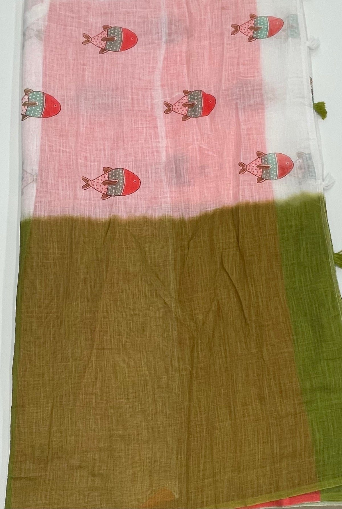 Green n White Lenin Cotton Floral Print Saree 19