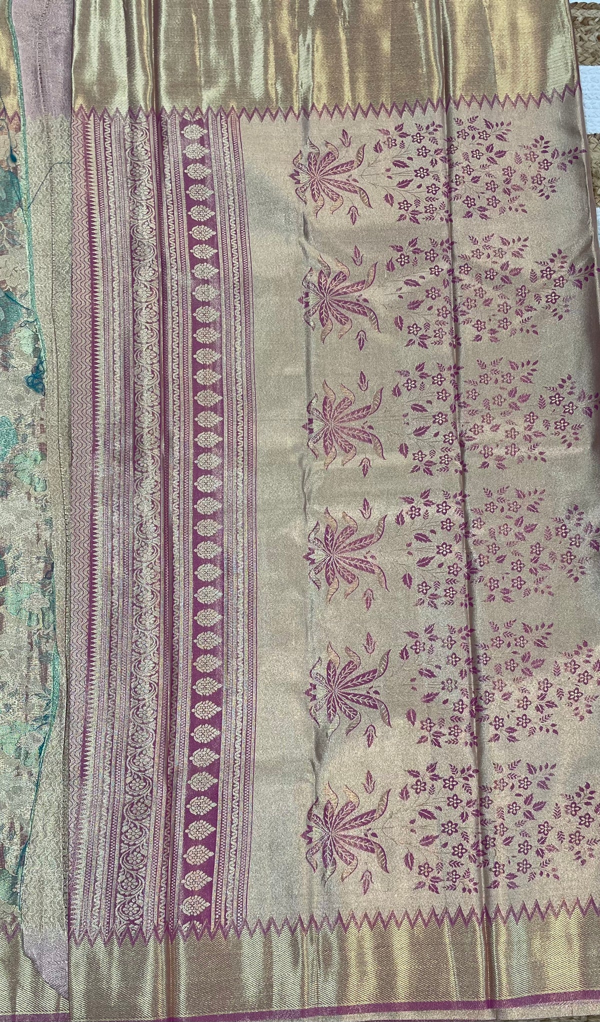 Green m Pink Semi Kanchi Tissue Saree 15