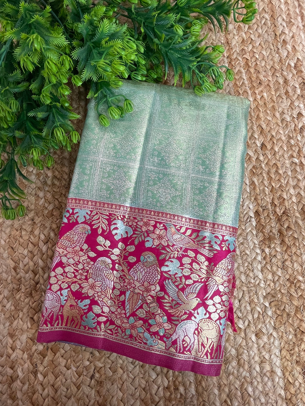 Green n Pink Semi Kanchi Tissue Saree 15