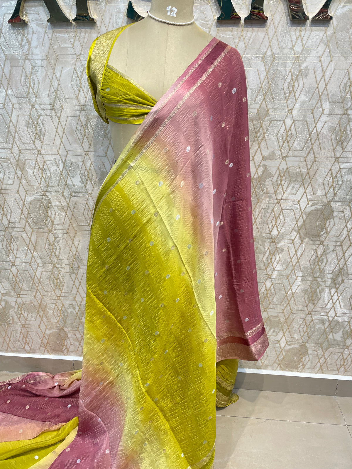 Green n Onion Pink Wrinkle Chiffon Dual Shade Saree 65