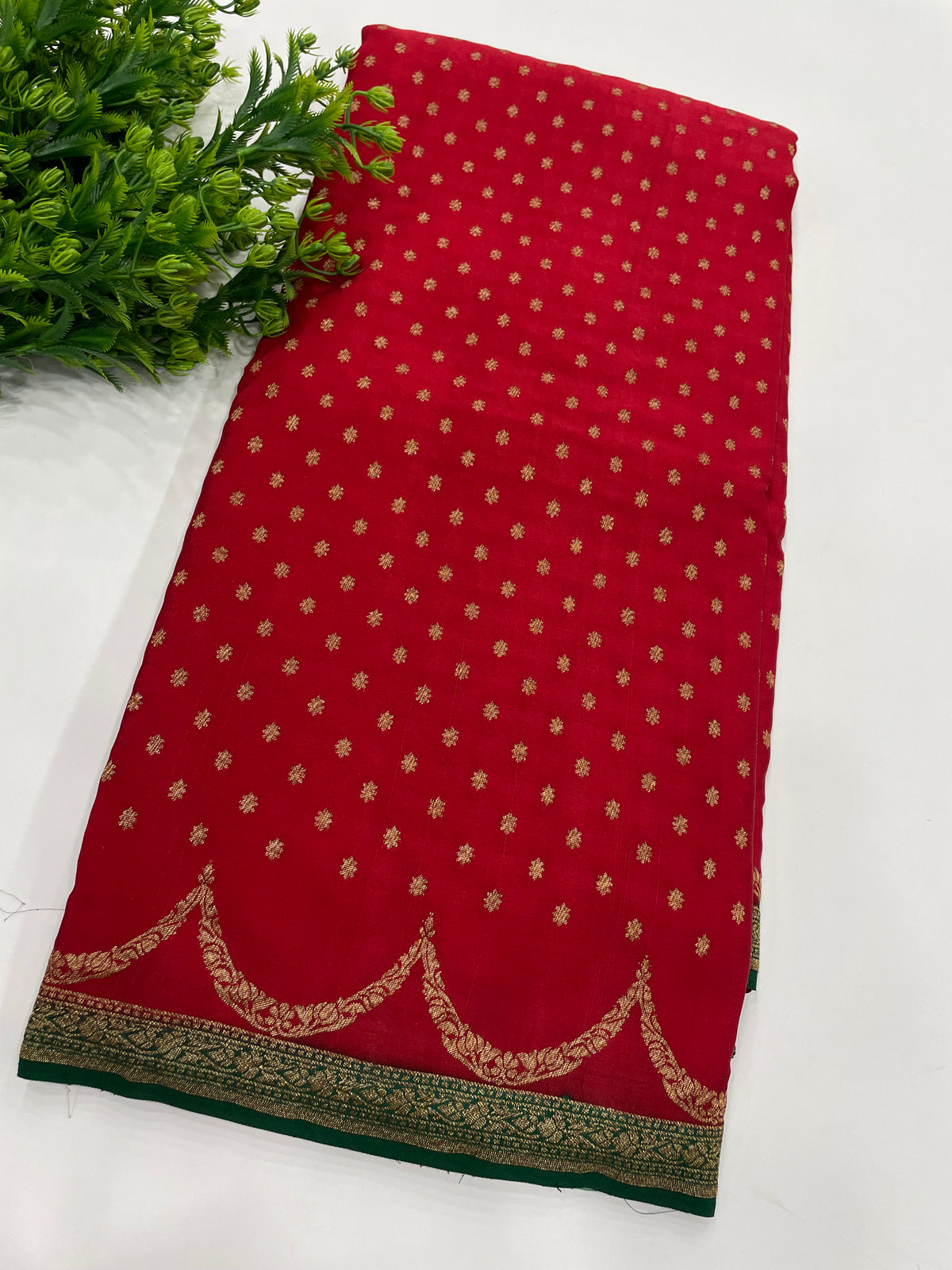 Red Pure Banarasi Crepe Saree 03