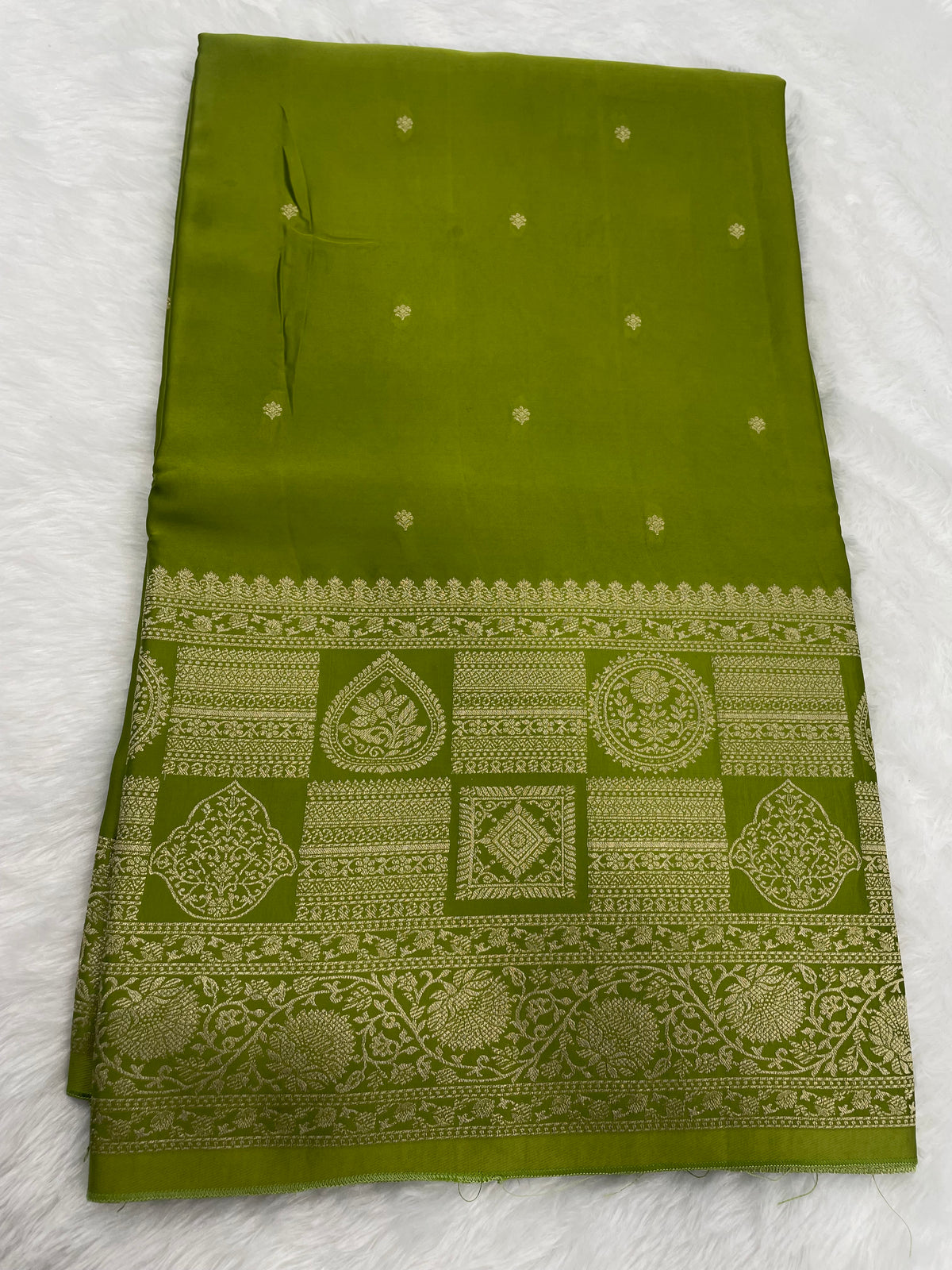 Green Satin Mashru Silk Saree 07
