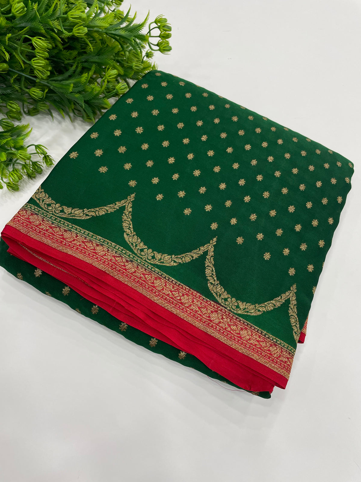 Green n Red Pure Banarasi Crepe Saree 03