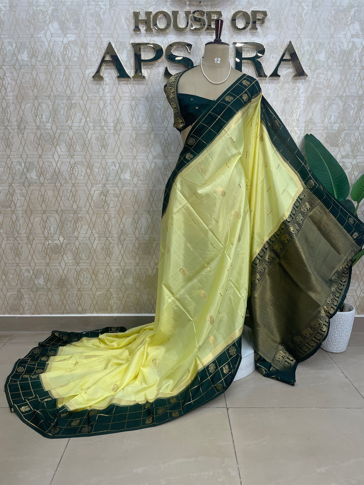 Lemon Yellow n Bottle Green Dola Crepe Vintage Border Saree 310