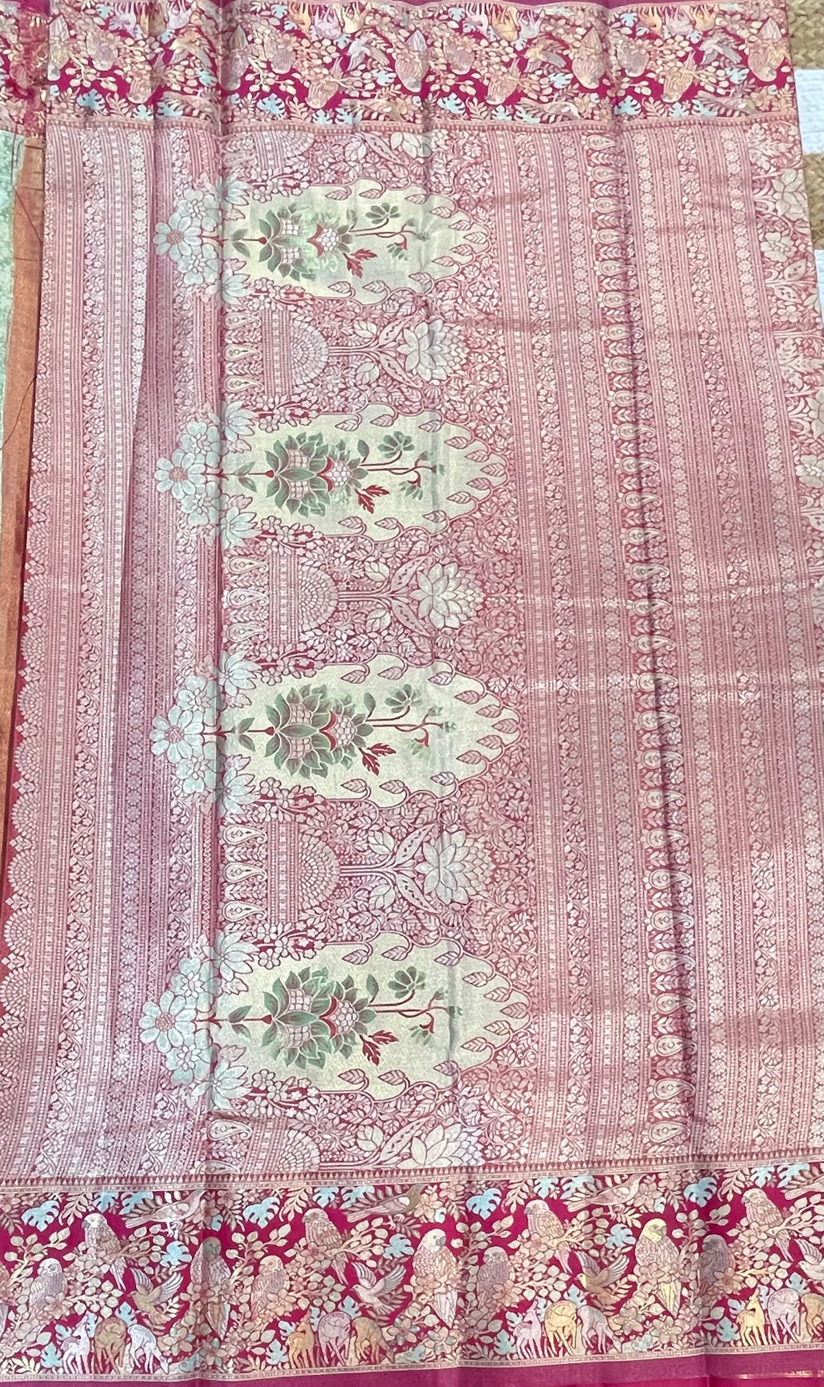 Green n Pink Semi Kanchi Tissue Saree 15
