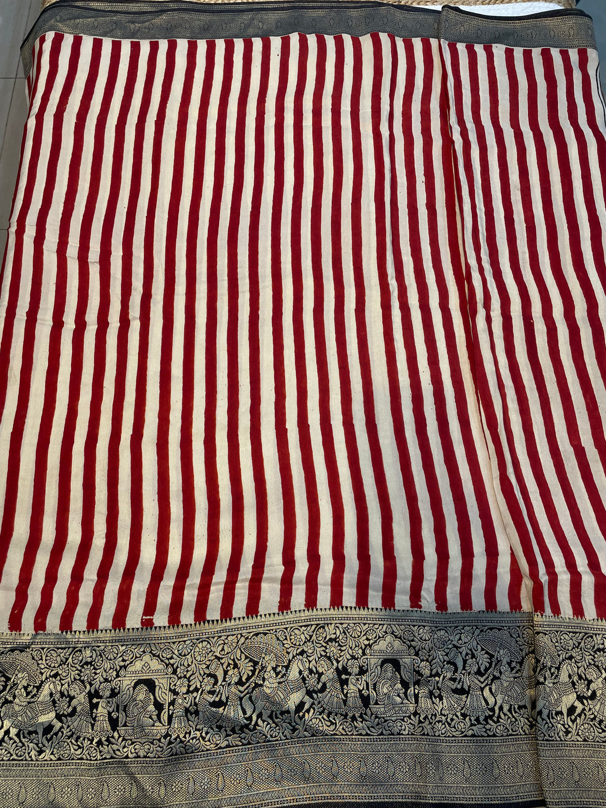 Cream n Red Dola Silk Ajrakh Print Saree 18