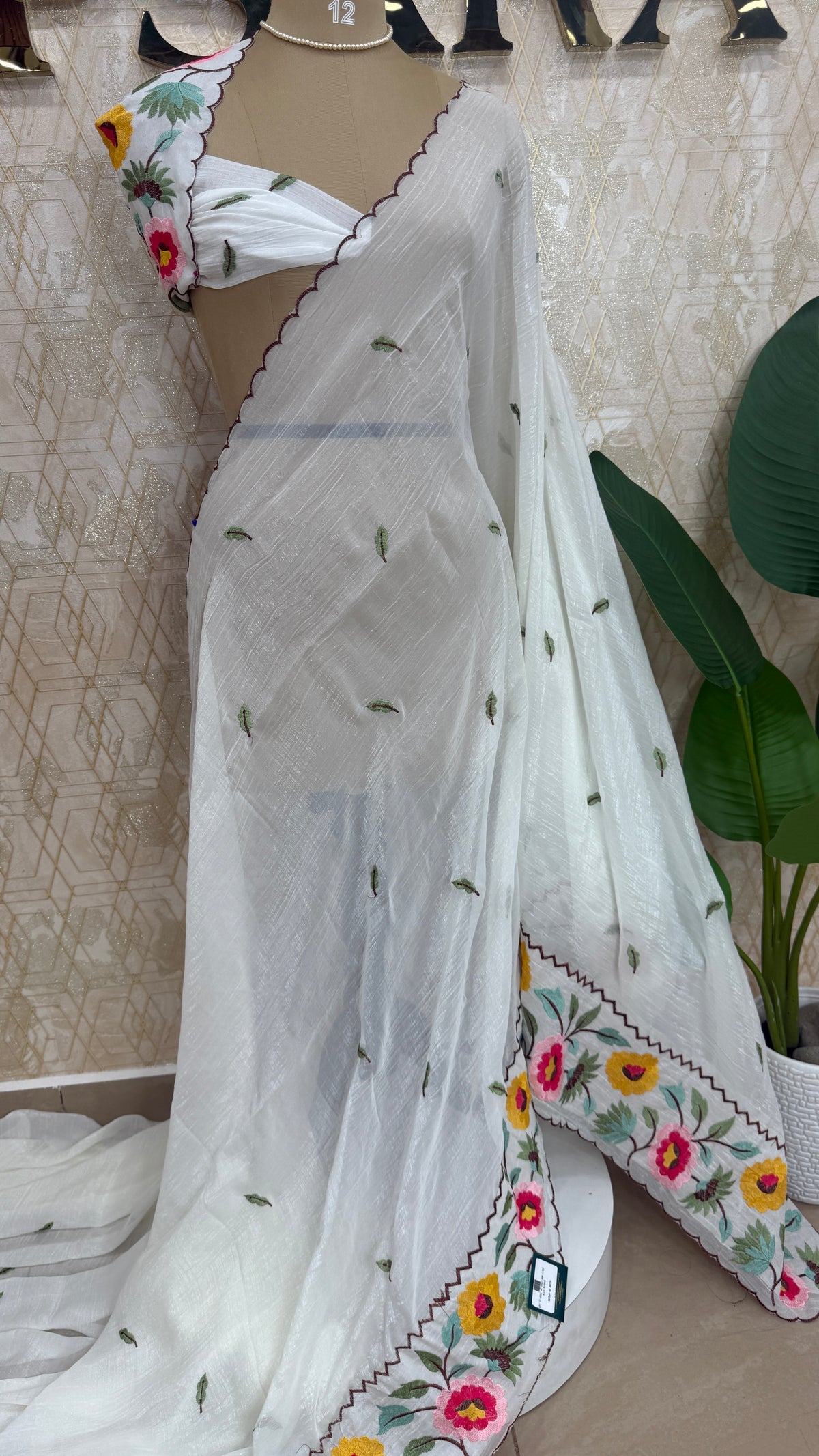 White Soft Crush Tissue Sunflower Embroidery Work Saree 301