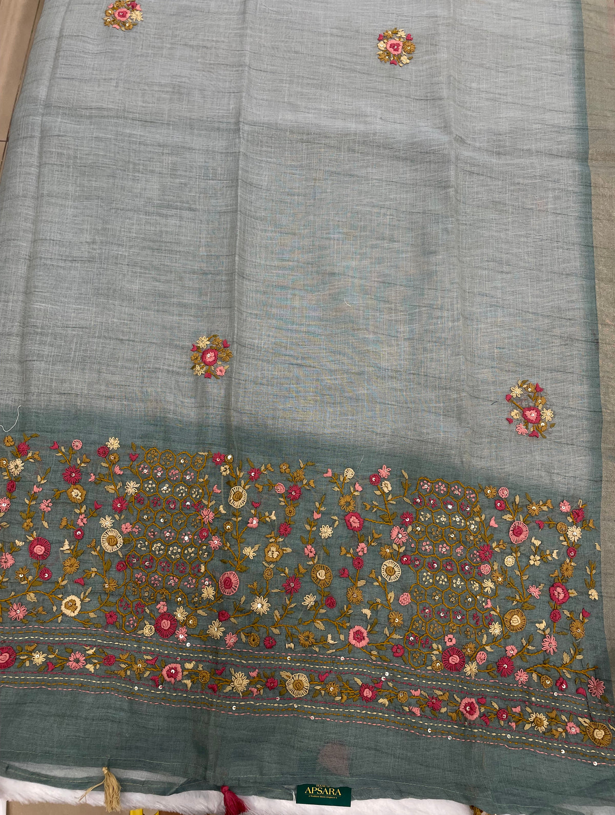 Green Tissue Linen Knot Work Saree 12