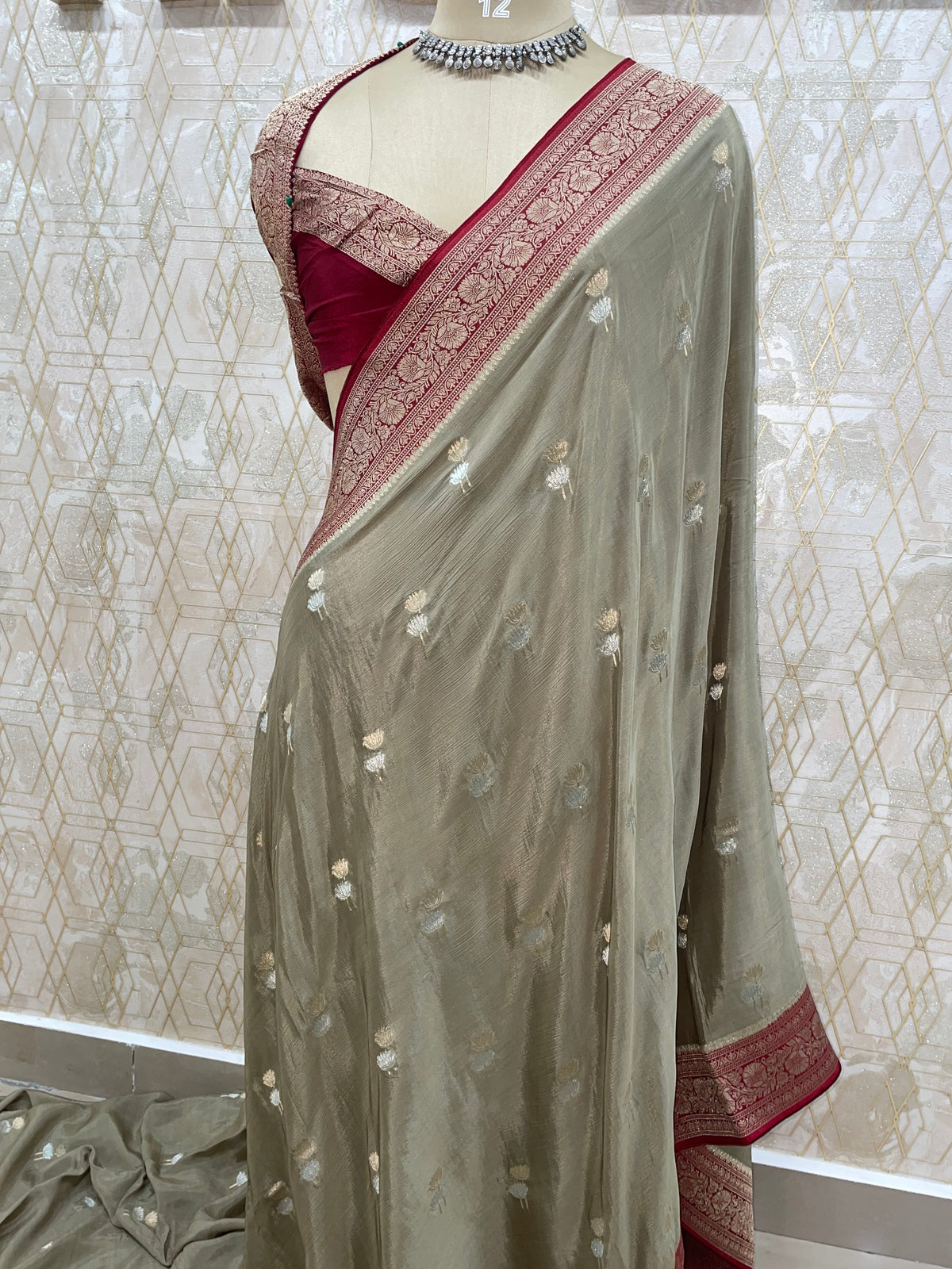 Chicoo ChinonBanarasi Border Saree 24