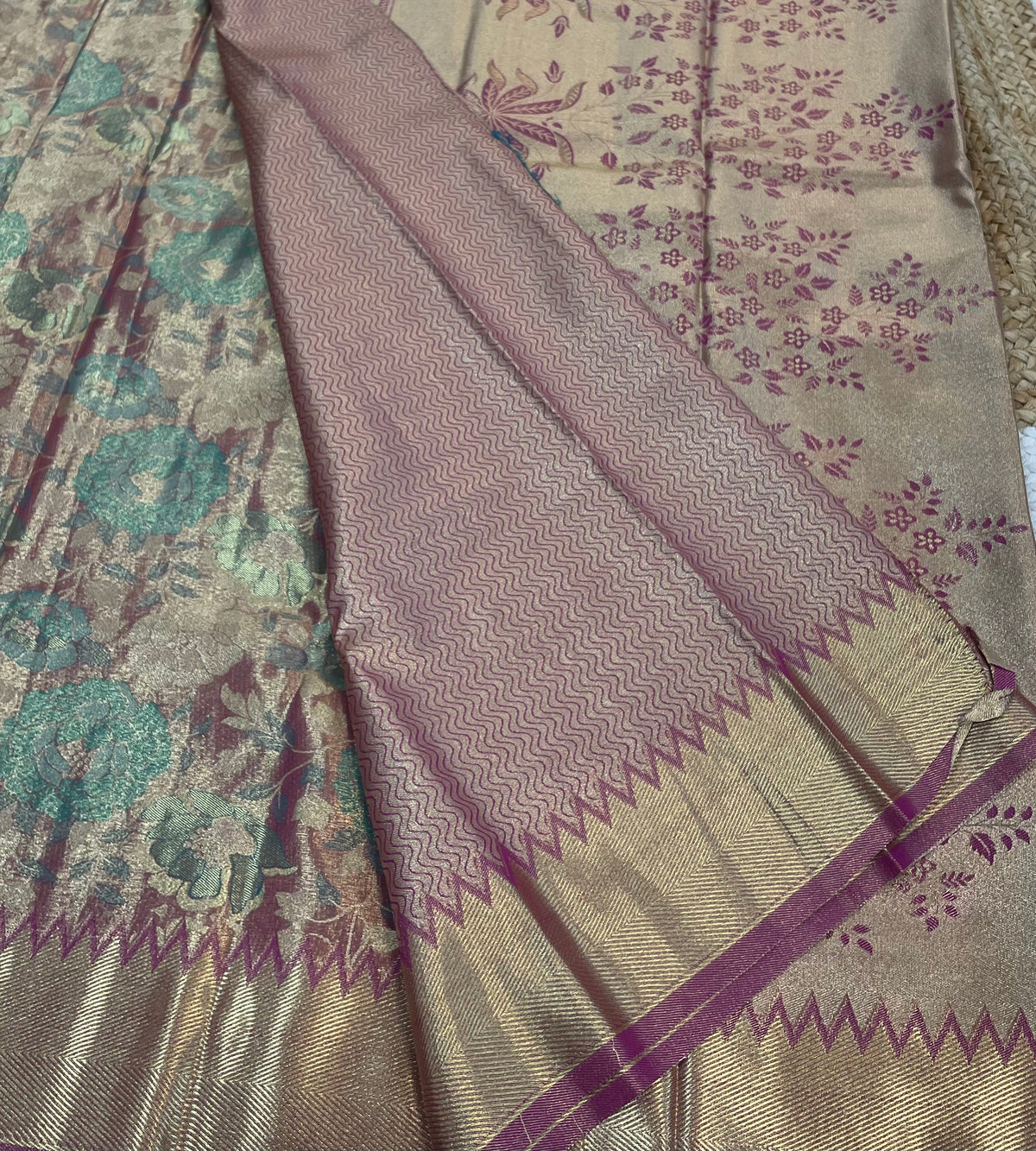 Green m Pink Semi Kanchi Tissue Saree 15